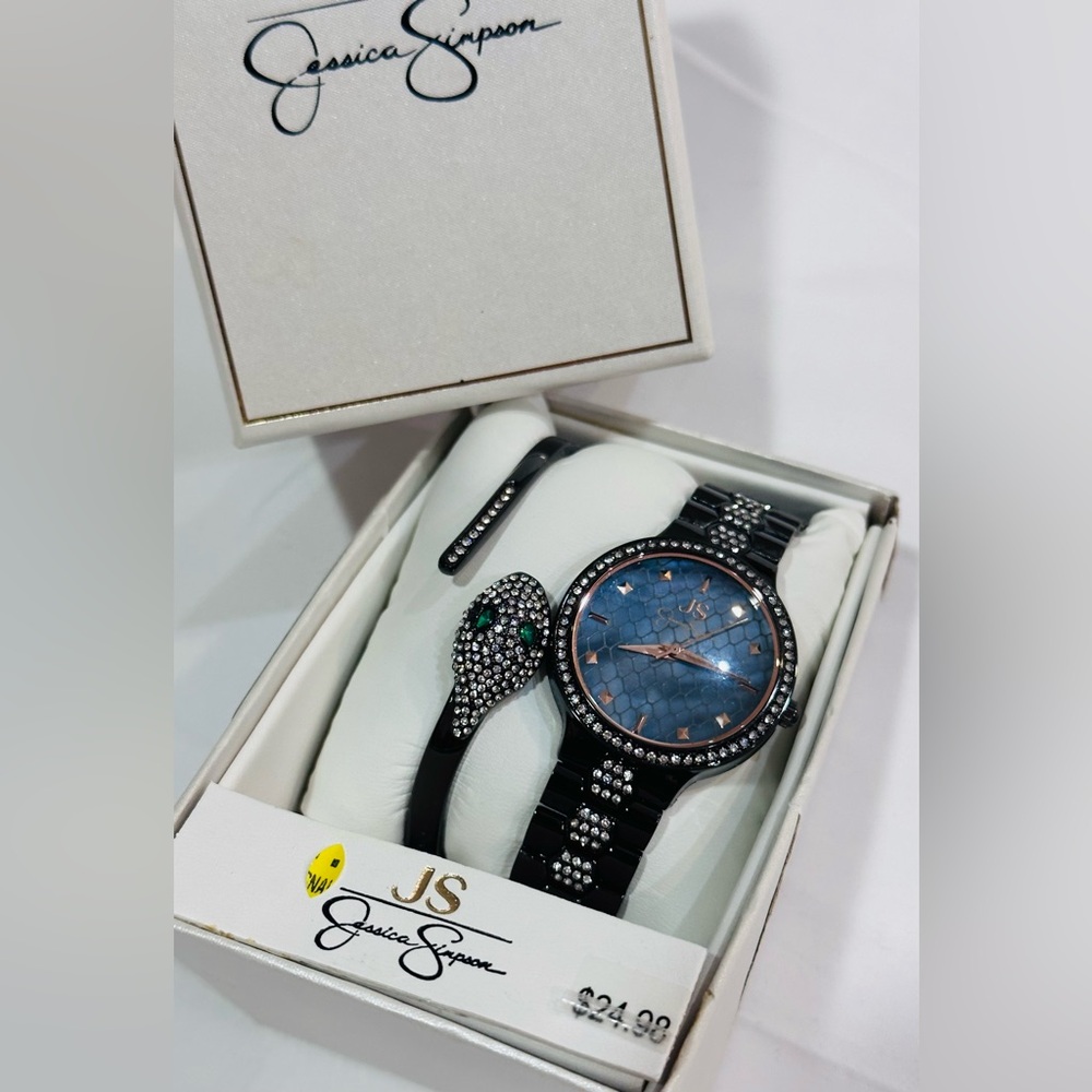 Jessica Simpson Watch NIB With Snake Bracelet Women’s